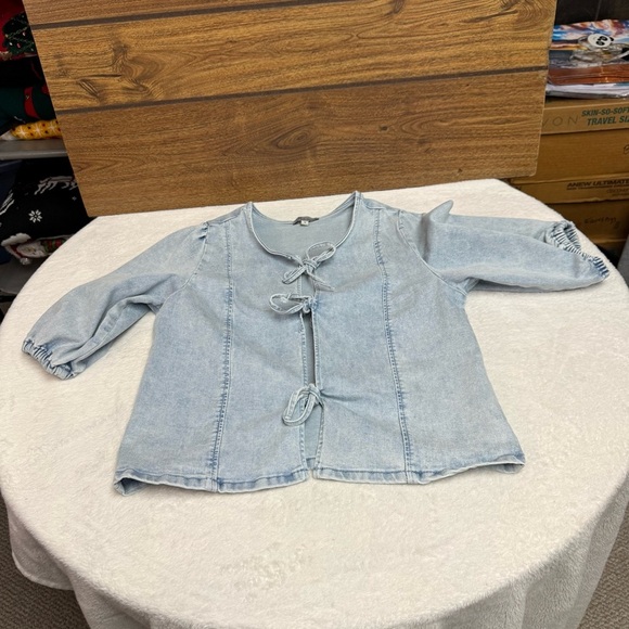 Wishlist apparel size small light blue jean front tie top elastic sleeves - Picture 2 of 8